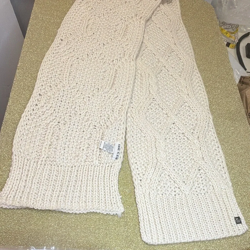 Anne Klein Ivory Cable-Knit Acrylic Rectangle Scarf Womens Neck Warmer